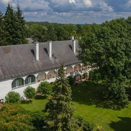 Boutique Hotel Zum Oberjager, Schloss Lackenbach Exterior photo